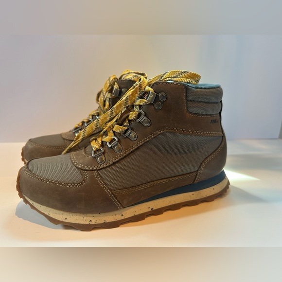 *SOLD* Brand new Women's Waterproof LL Bean Katahdin Hiking Boots - Picture 5 of 12